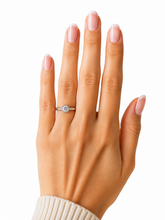 Load image into Gallery viewer, Lab Diamond 0.46 carat Platinum Ring