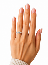 Load image into Gallery viewer, Lab Diamond 1.14 carat Platinum Ring
